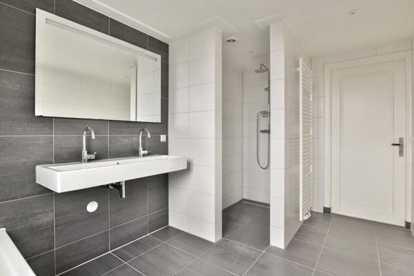 Medium property photo - Churchill-laan 189-4, 1078 EA Amsterdam